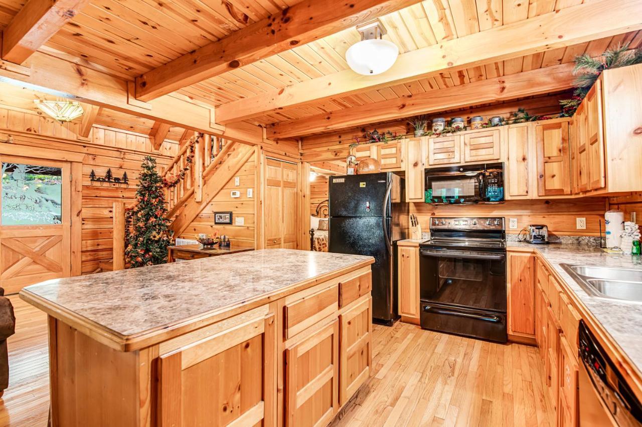 Bear Pleasures Villa Gatlinburg Exterior photo