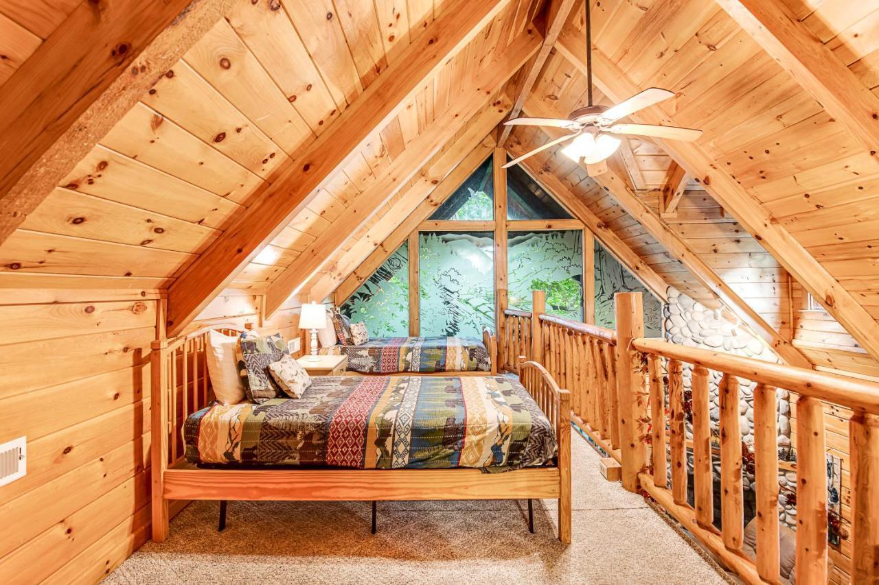 Bear Pleasures Villa Gatlinburg Exterior photo