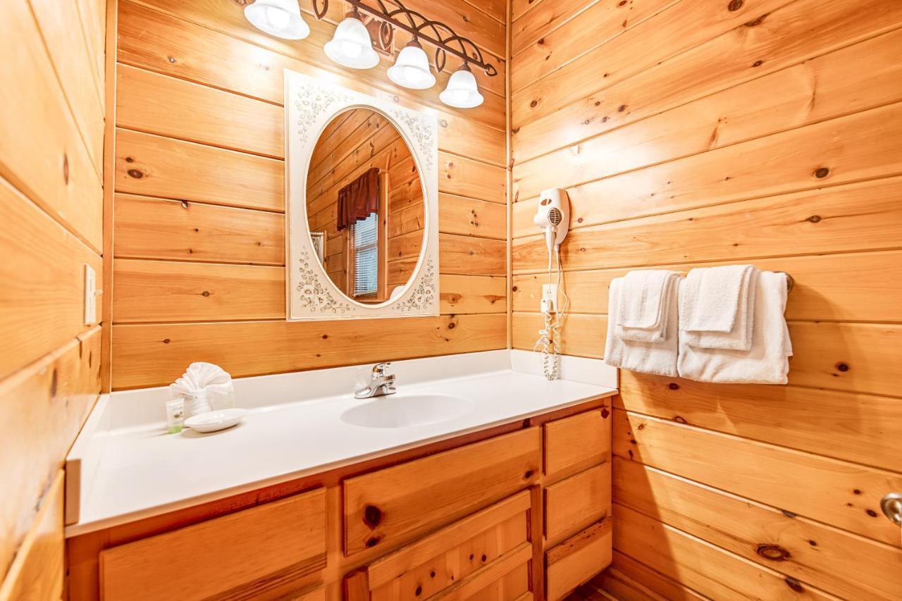 Bear Pleasures Villa Gatlinburg Exterior photo