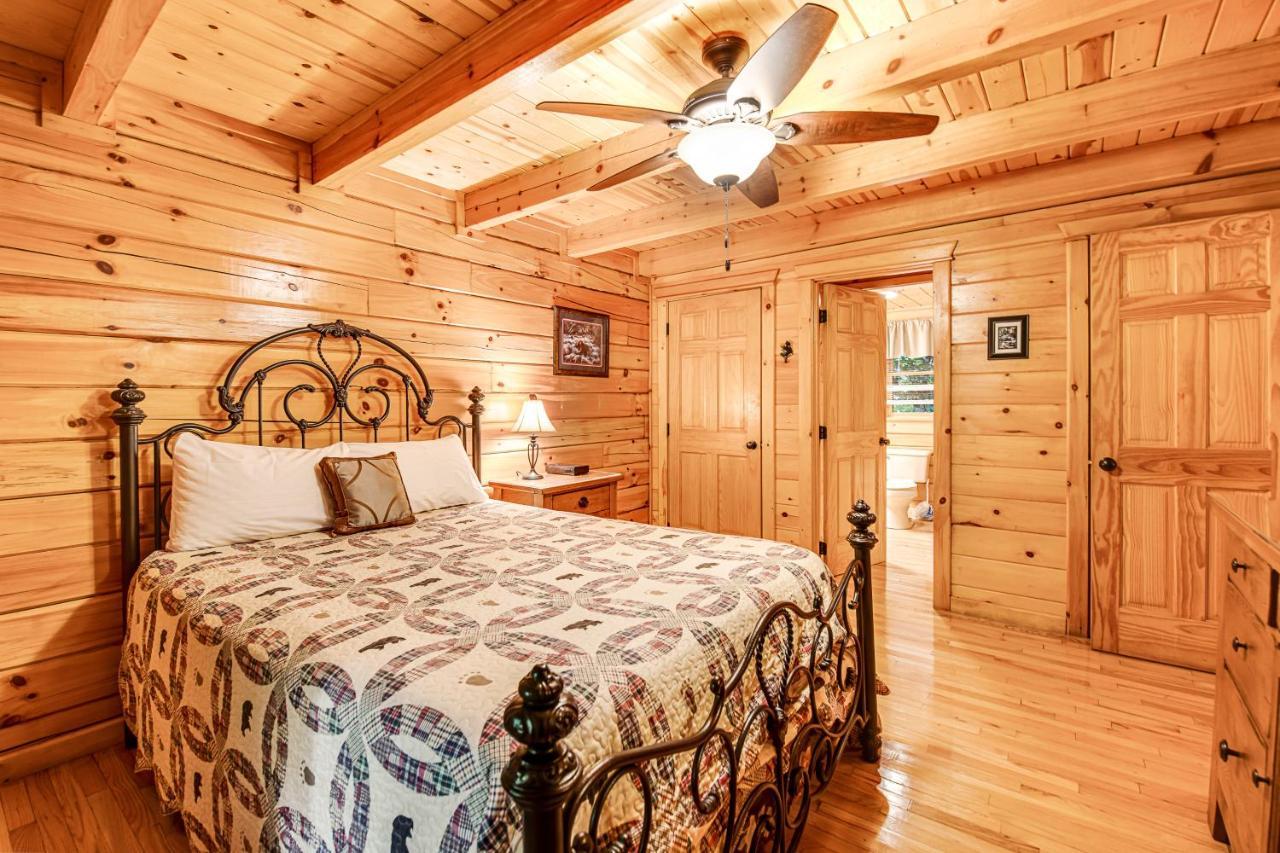Bear Pleasures Villa Gatlinburg Exterior photo
